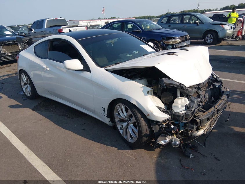 Photo of the 2013 HYUNDAI GENESIS 2.0T