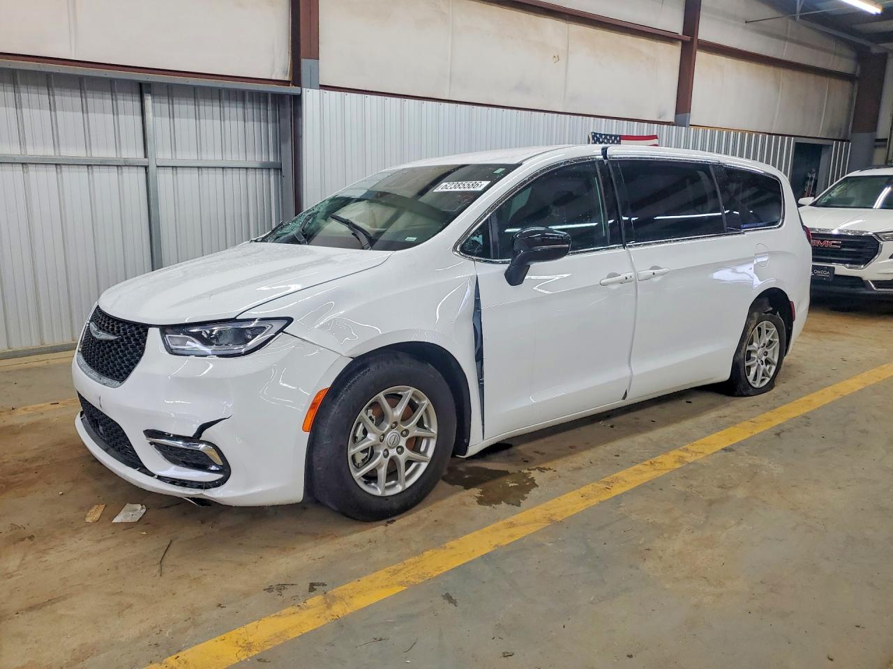Photo of the 2025 CHRYSLER PACIFICA SELECT