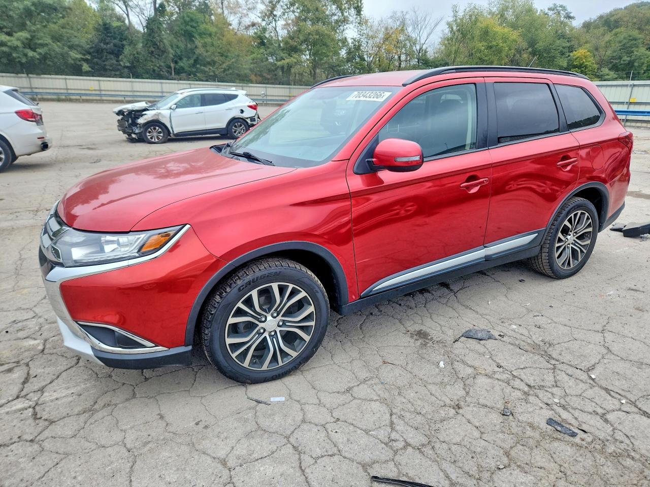 Photo of the 2016 MITSUBISHI OUTLANDER SE