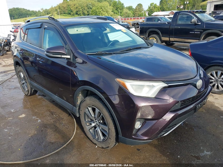 Photo of the 2018 TOYOTA RAV4 XLE