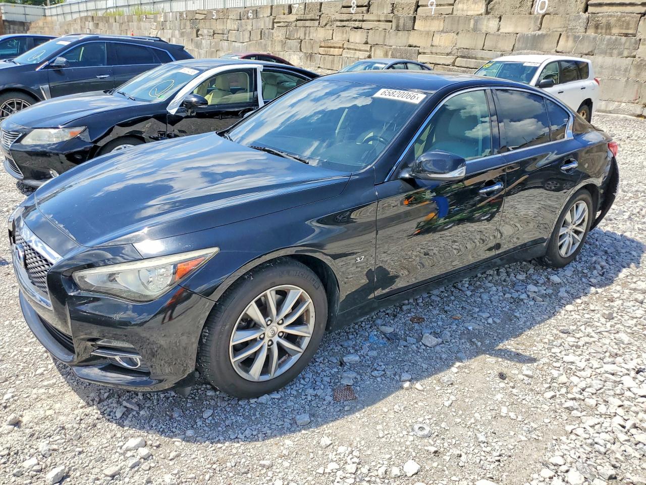 Photo of the 2015 INFINITI Q50 PREMIUM