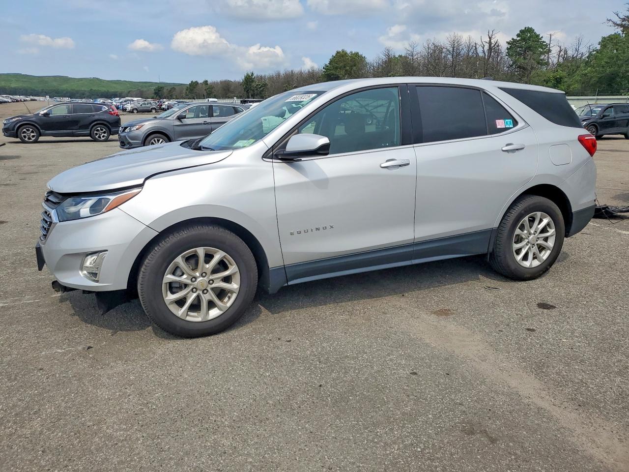 Photo of the 2020 CHEVROLET EQUINOX LT