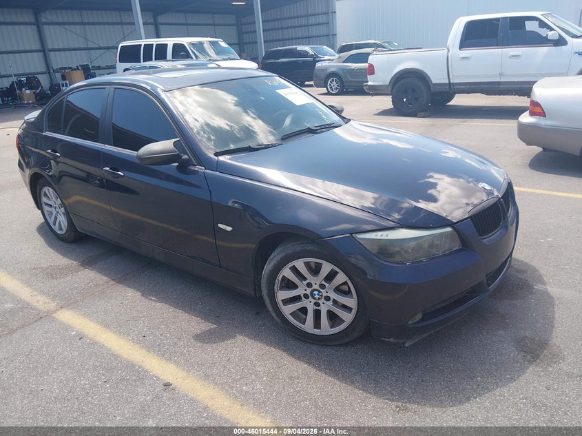 Photo of the 2006 BMW 325I