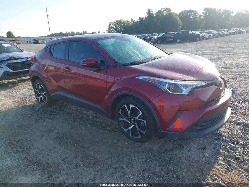 Photo of the 2018 TOYOTA C-HR XLE