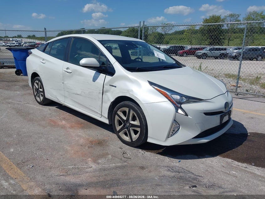 Photo of the 2016 TOYOTA PRIUS THREE TOURING