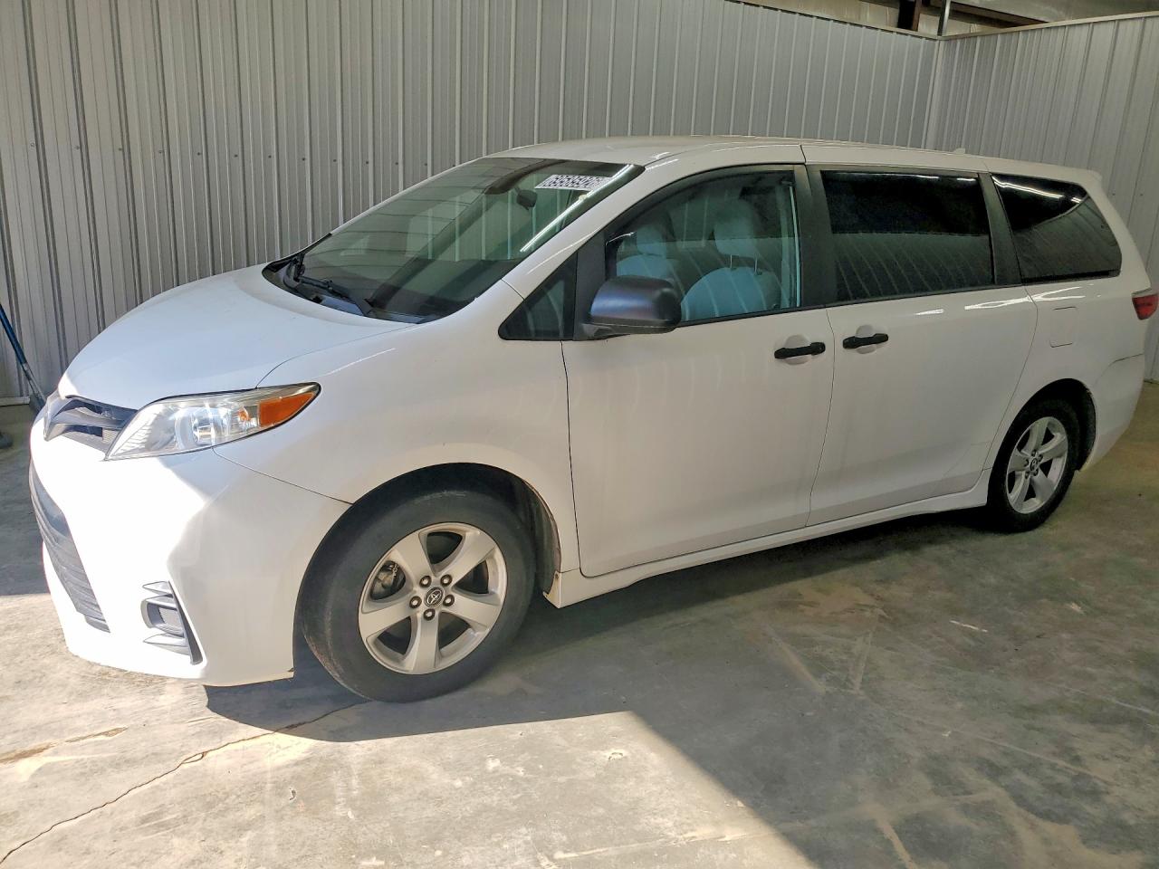 Photo of the 2019 TOYOTA SIENNA L 7-PASSENGER