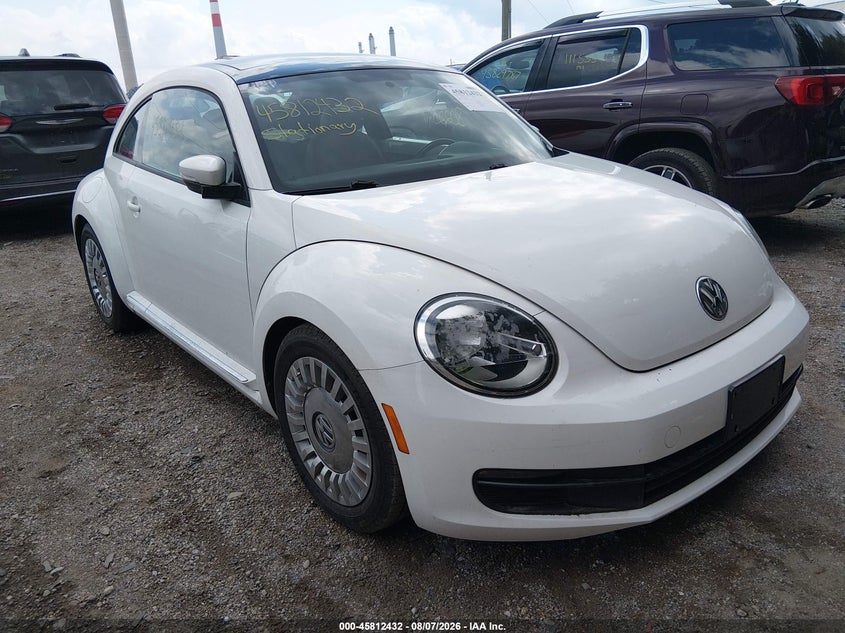 Photo of the 2014 VOLKSWAGEN BEETLE 2.5L