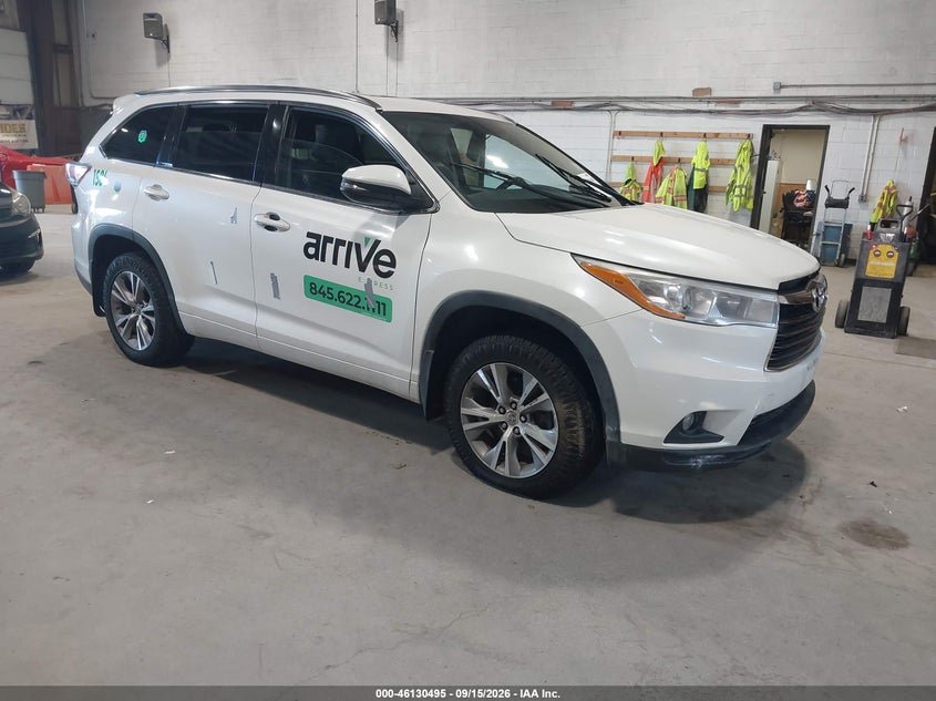 Photo of the 2014 TOYOTA HIGHLANDER XLE V6