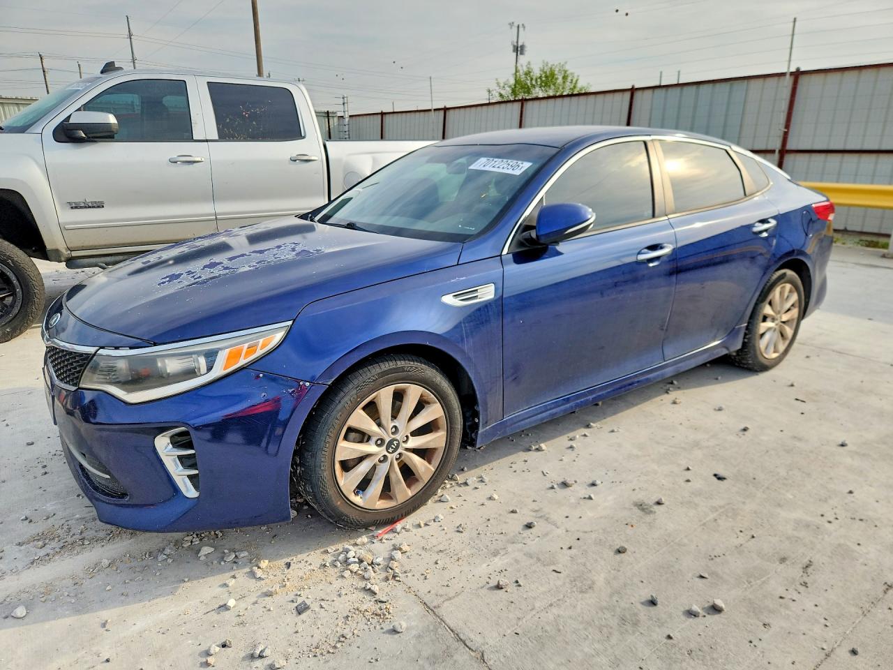 Photo of the 2017 KIA OPTIMA LX