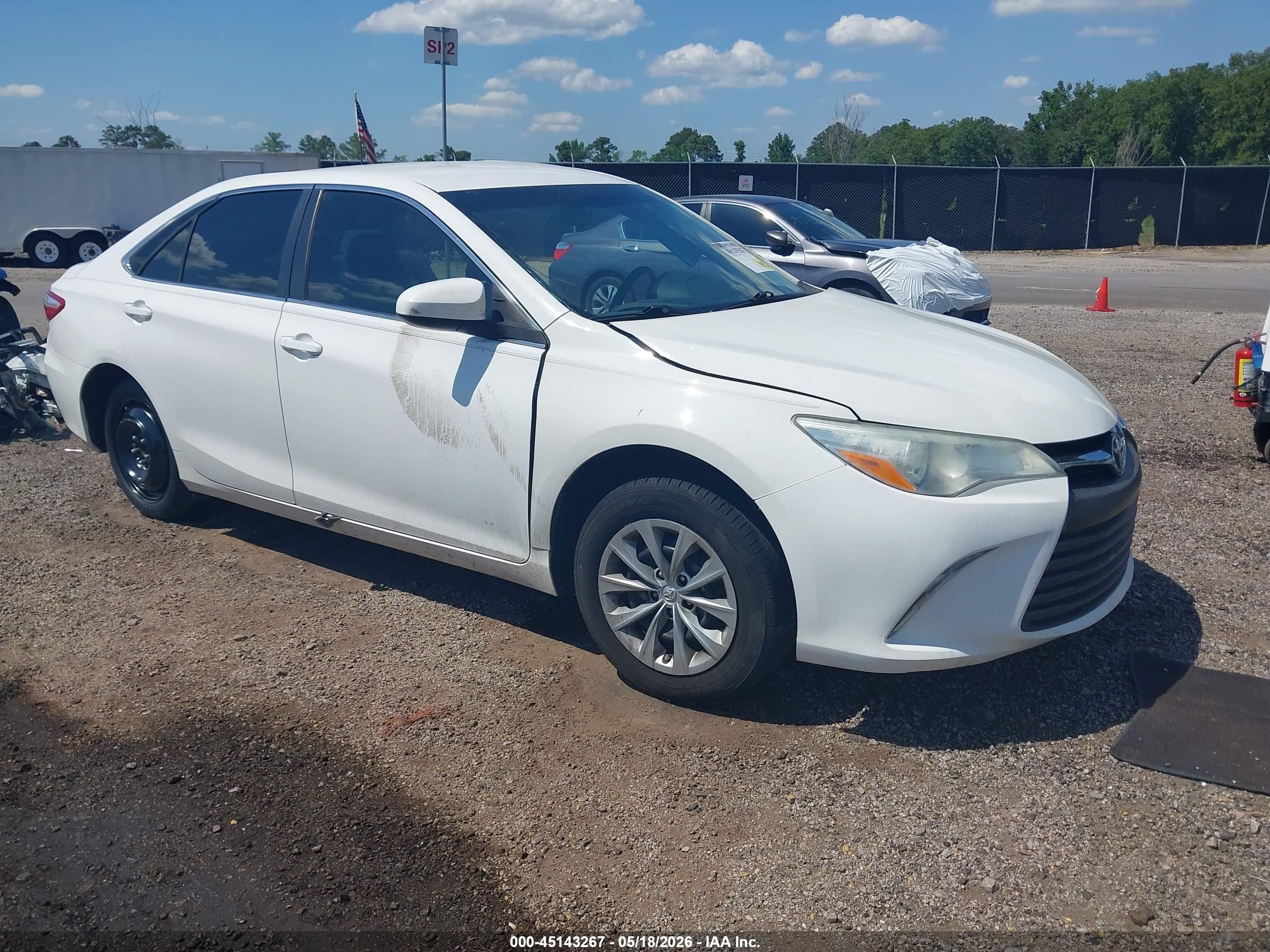 Photo of the 2016 TOYOTA CAMRY LE