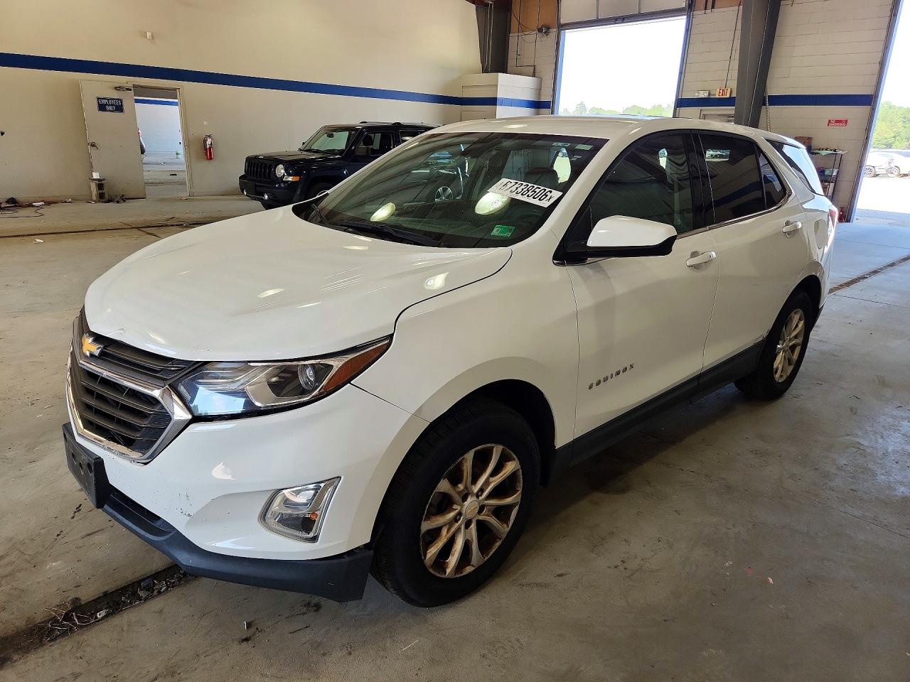 Photo of the 2019 CHEVROLET EQUINOX LT