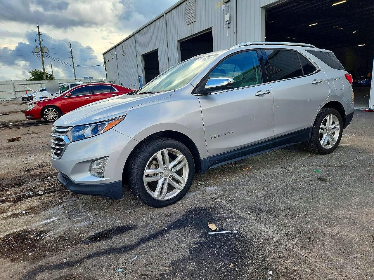 Photo of the 2020 CHEVROLET EQUINOX PREMIER