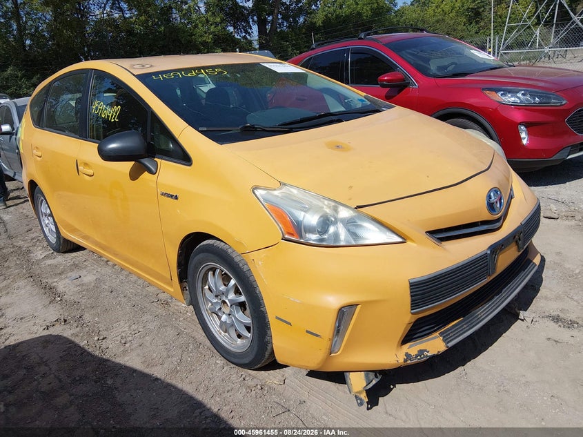 Photo of the 2014 TOYOTA PRIUS V TWO