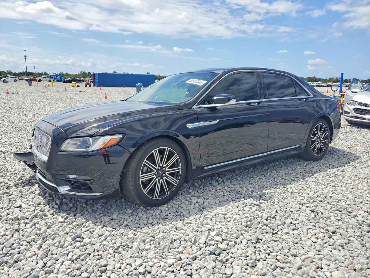 Photo of the 2017 LINCOLN CONTINENTAL RESERVE