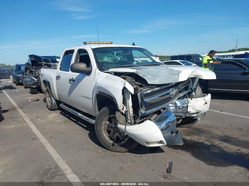 Photo of the 2011 CHEVROLET SILVERADO 1500 LT