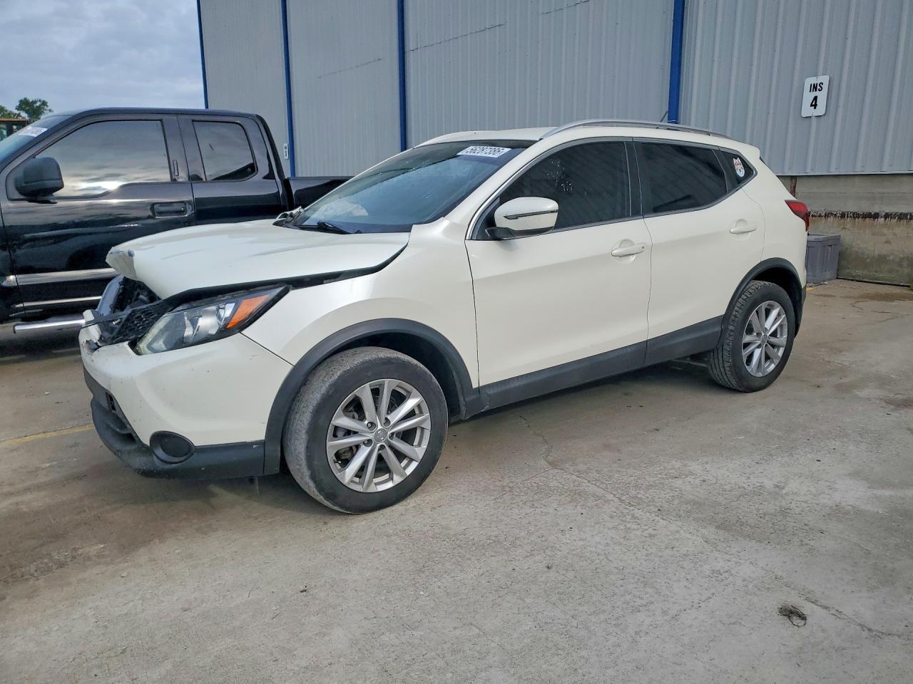 Photo of the 2018 NISSAN ROGUE SPORT SV