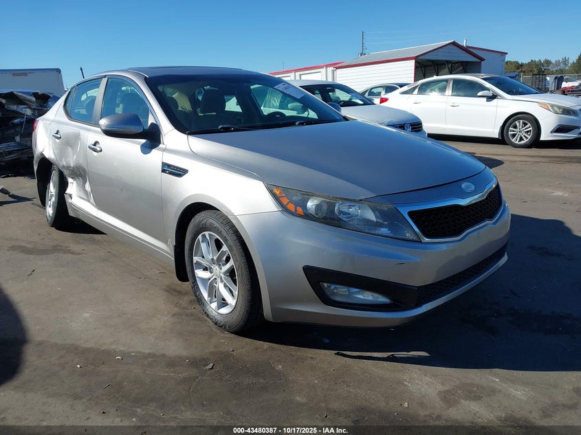 Photo of the 2013 KIA OPTIMA LX
