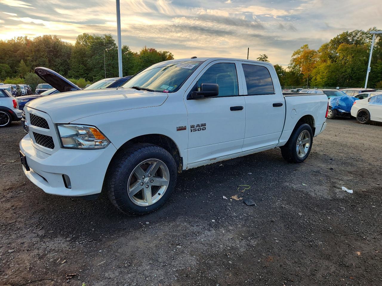 Photo of the 2016 RAM 1500 ST