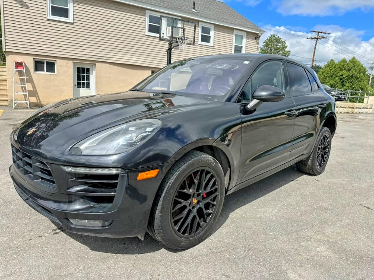 Photo of the 2017 PORSCHE MACAN GTS