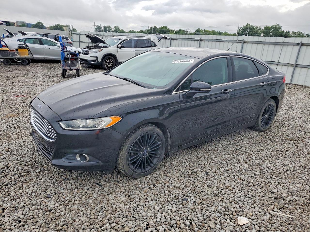 Photo of the 2016 FORD FUSION SE