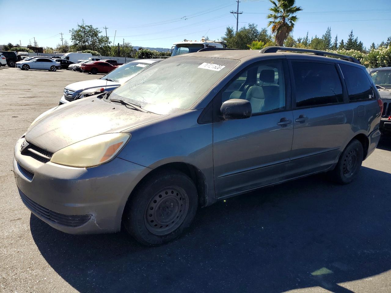 Photo of the 2004 TOYOTA SIENNA LE 7 PASSENGER