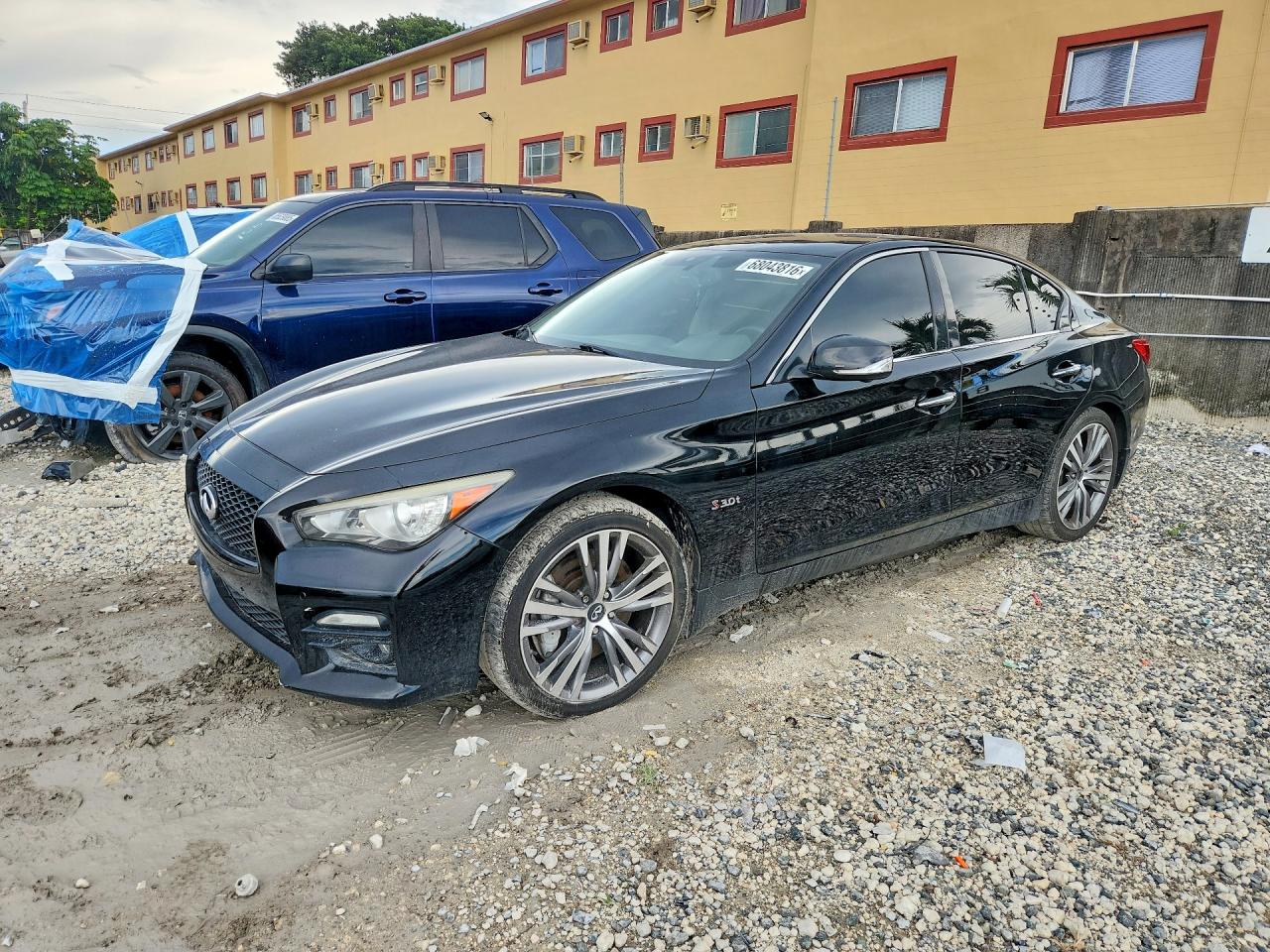 Photo of the 2016 INFINITI Q50 RED SPORT 400