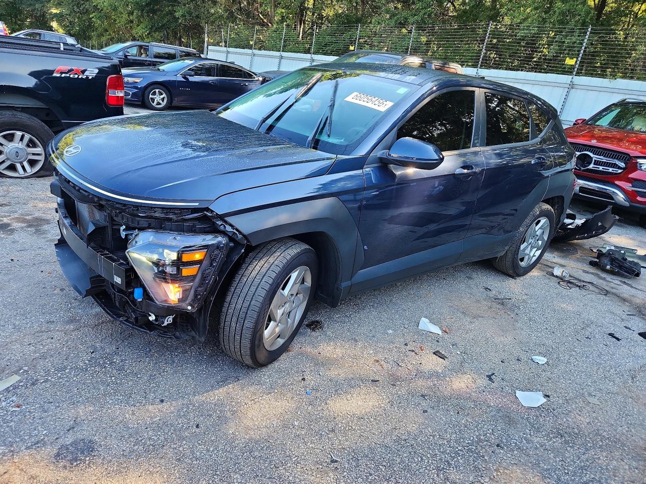 Photo of the 2025 HYUNDAI KONA SE