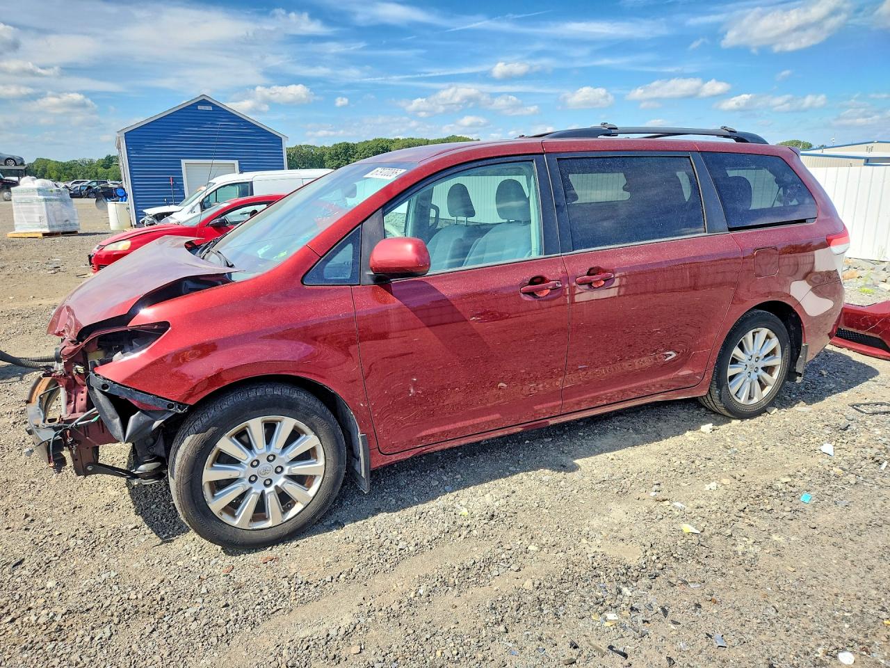 Photo of the 2013 TOYOTA SIENNA LE