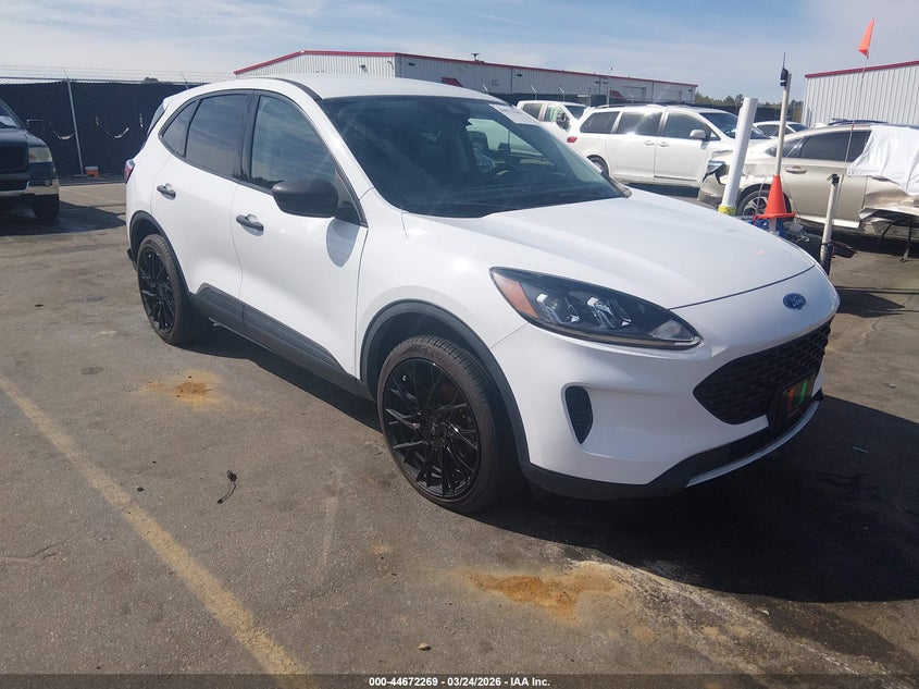 Photo of the 2021 FORD ESCAPE S