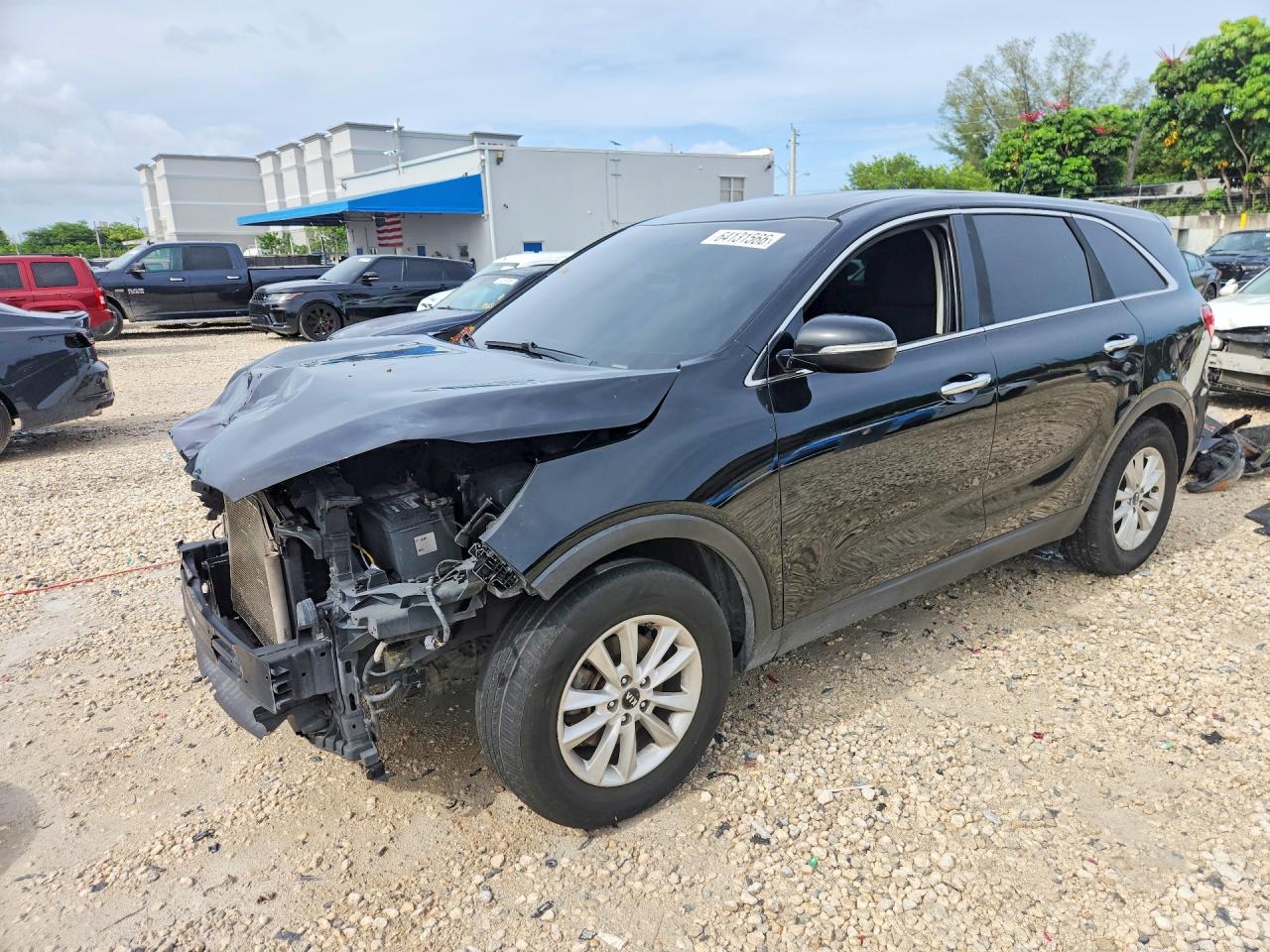 Photo of the 2019 KIA SORENTO LX