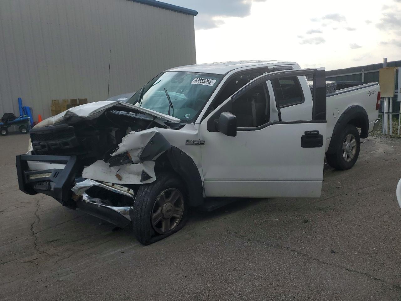 Photo of the 2004 FORD F150