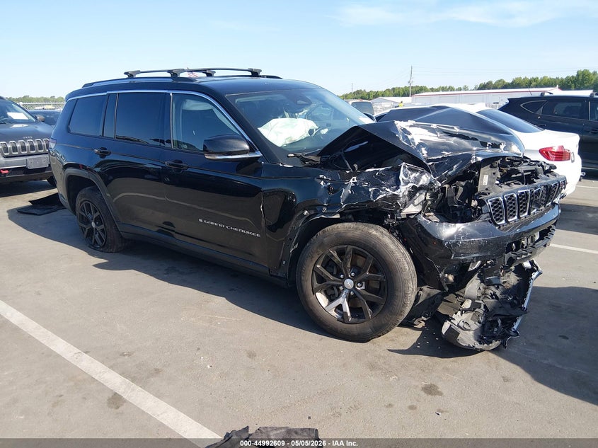 Photo of the 2022 JEEP GRAND CHEROKEE L LIMITED 4X4
