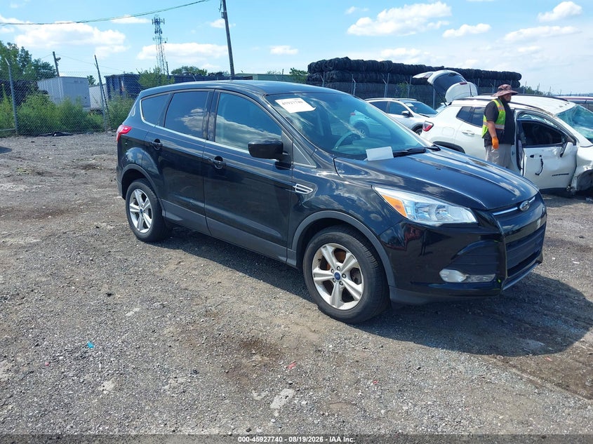 Photo of the 2016 FORD ESCAPE SE