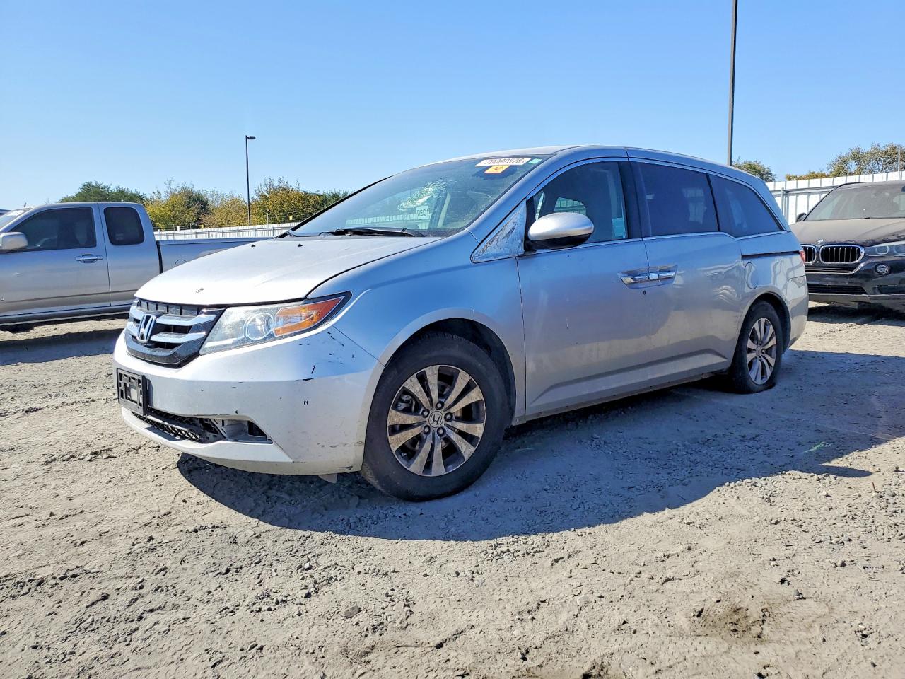 Photo of the 2015 HONDA ODYSSEY EX