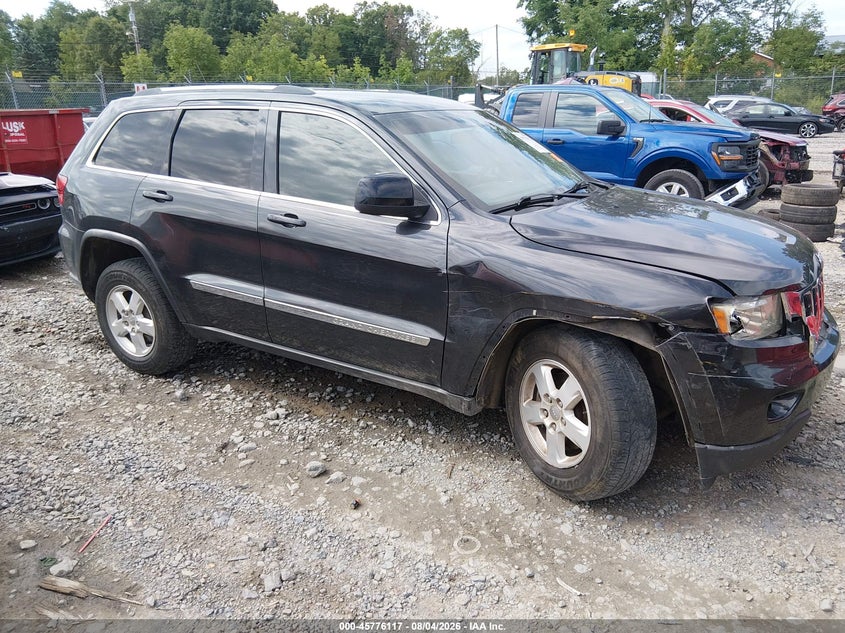 Photo of the 2011 JEEP GRAND CHEROKEE LAREDO