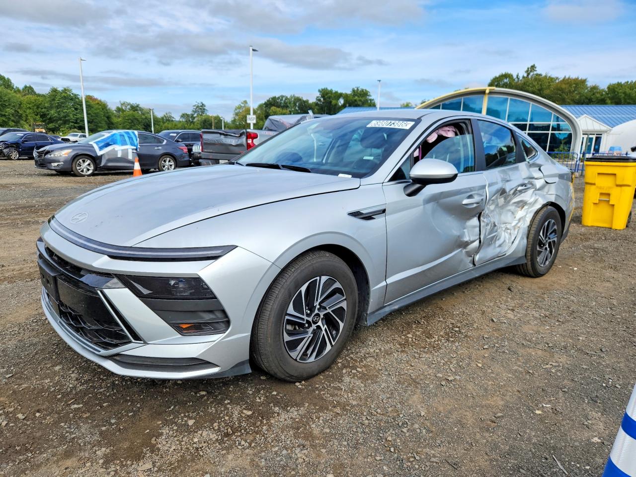Photo of the 2026 HYUNDAI SONATA HYBRID BLUE