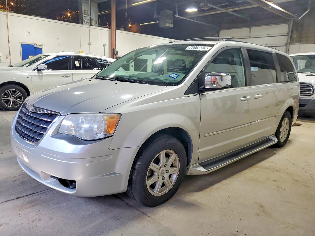 Photo of the 2010 CHRYSLER TOWN & COUNTRY TOURING