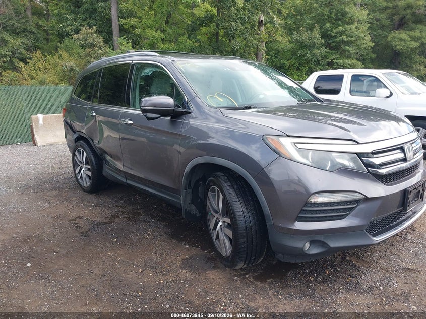 Photo of the 2018 HONDA PILOT TOURING