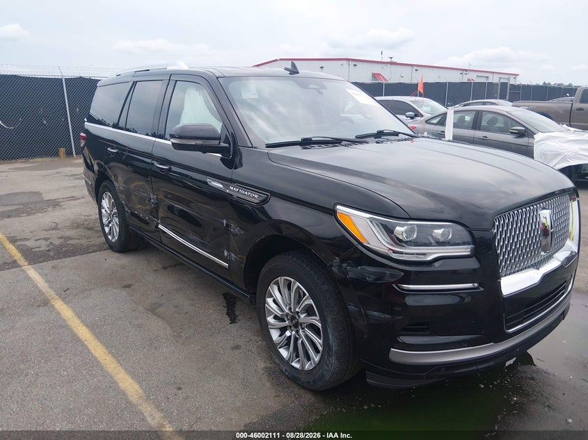 Photo of the 2022 LINCOLN NAVIGATOR STANDARD