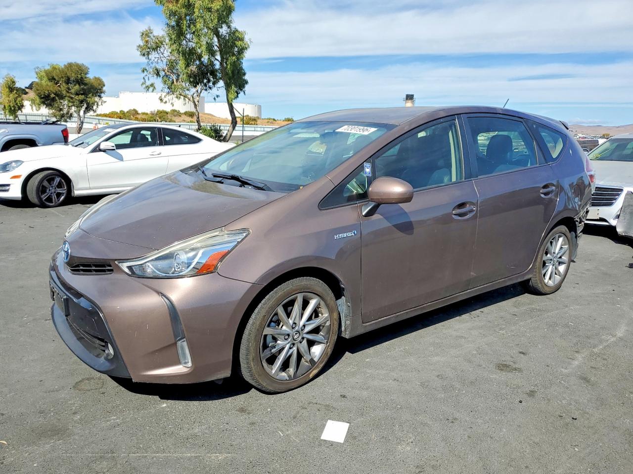 Photo of the 2015 TOYOTA PRIUS V FIVE