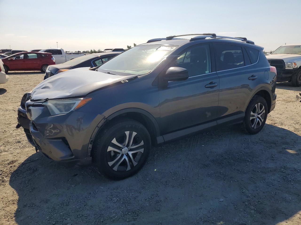 Photo of the 2016 TOYOTA RAV4 LE
