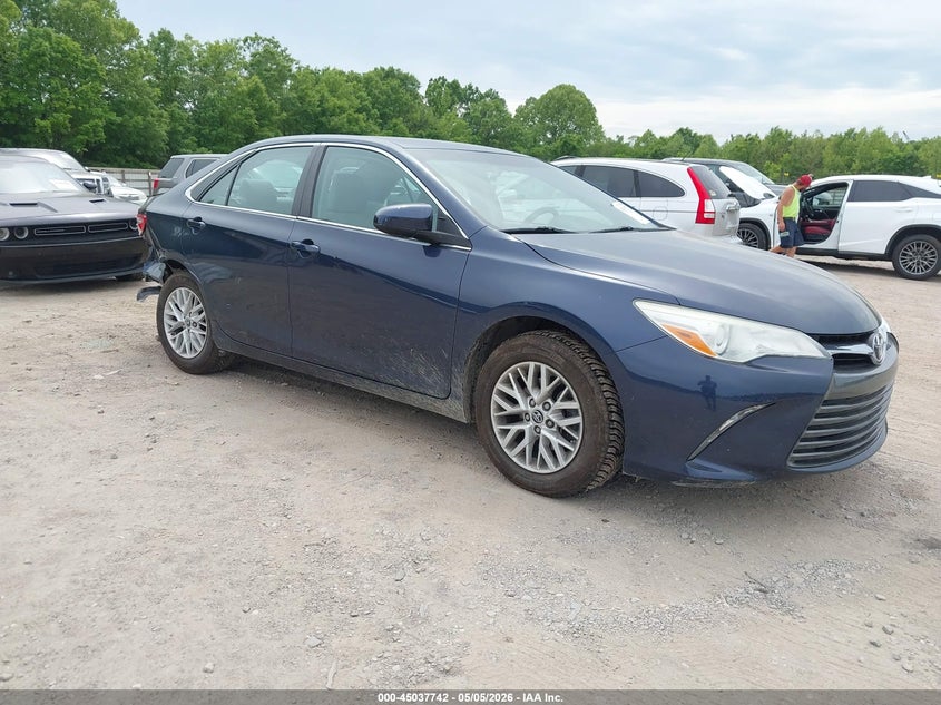 Photo of the 2016 TOYOTA CAMRY LE