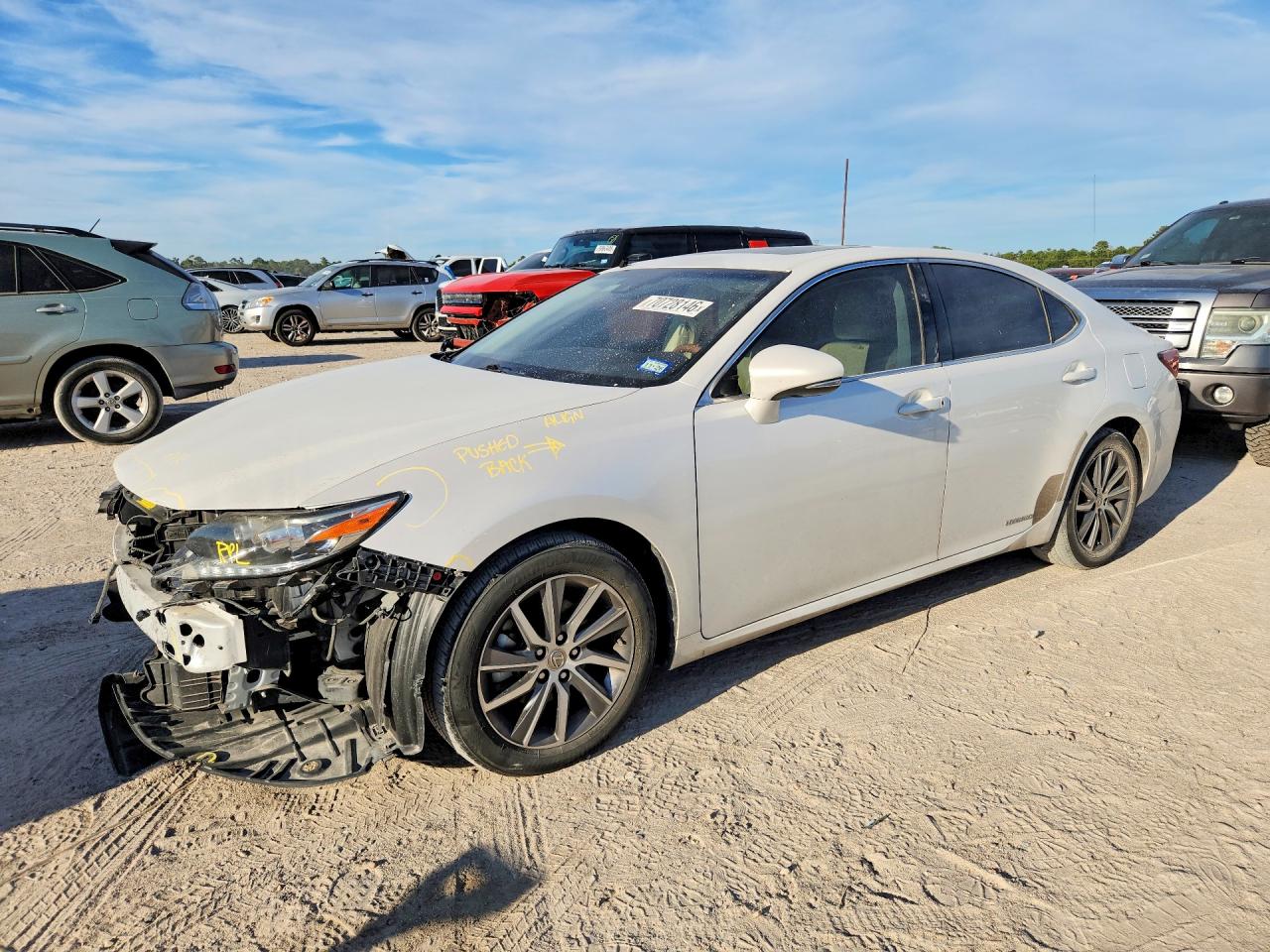 Photo of the 2016 LEXUS ES 300H