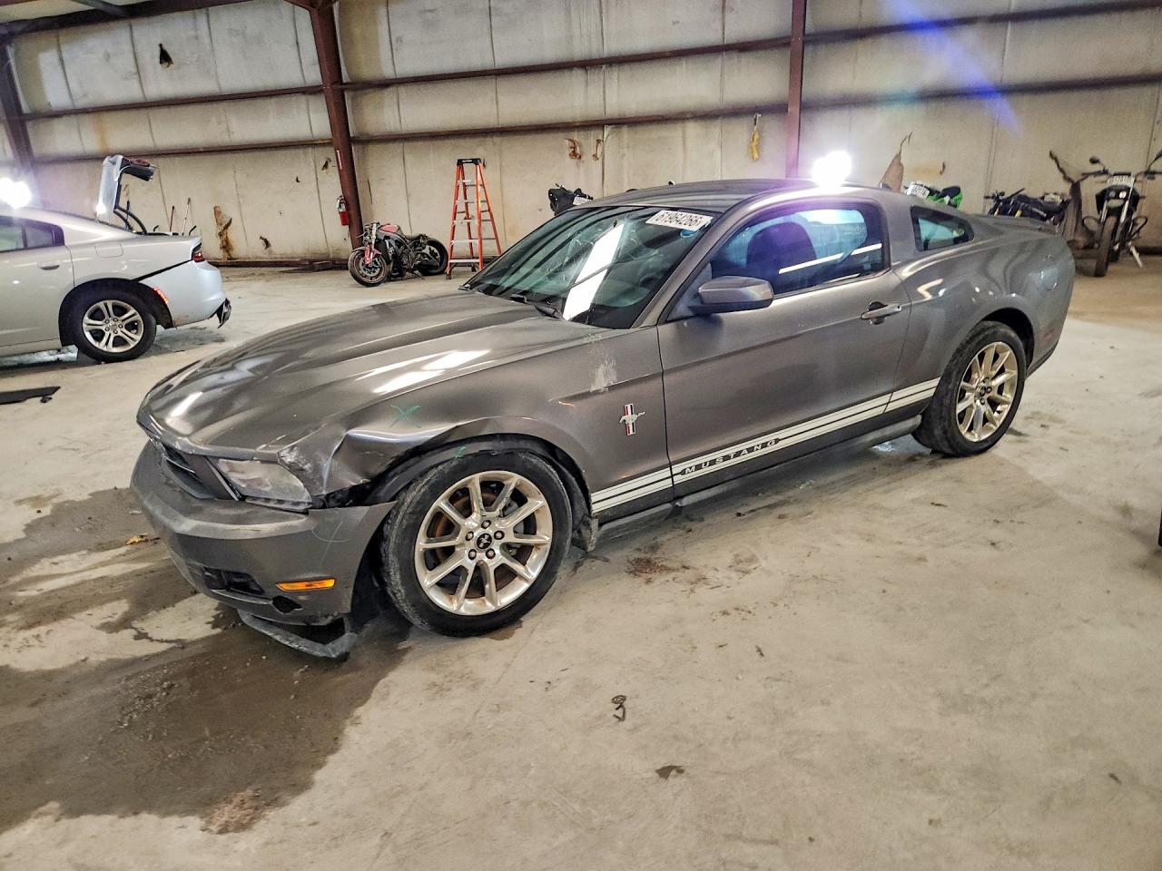 Photo of the 2010 FORD MUSTANG