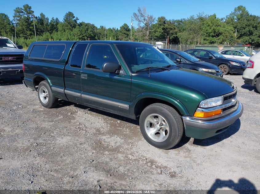 Photo of the 2003 CHEVROLET S-10 LS