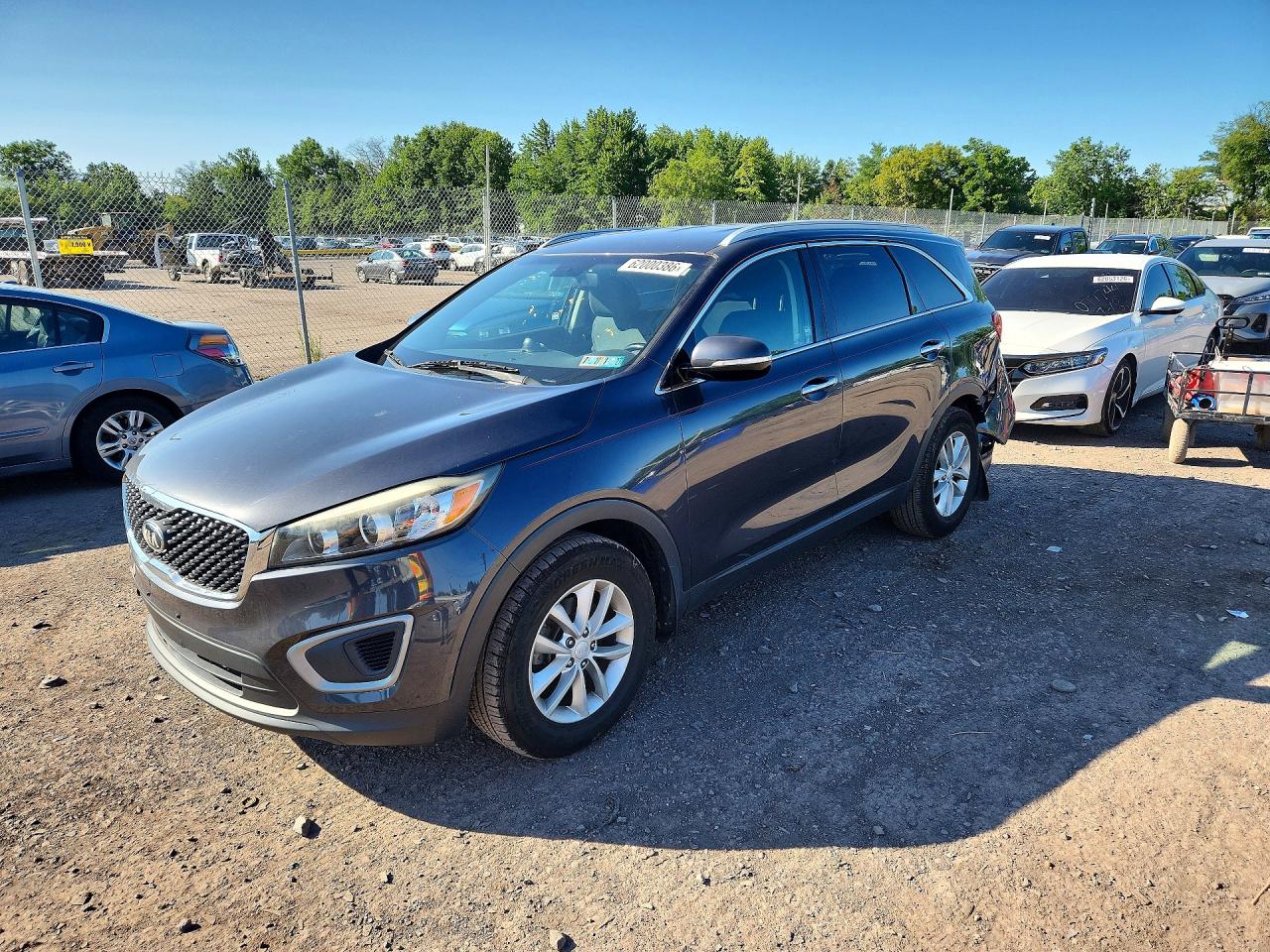Photo of the 2016 KIA SORENTO LX