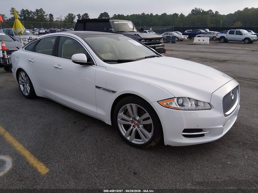 Photo of the 2014 JAGUAR XJ