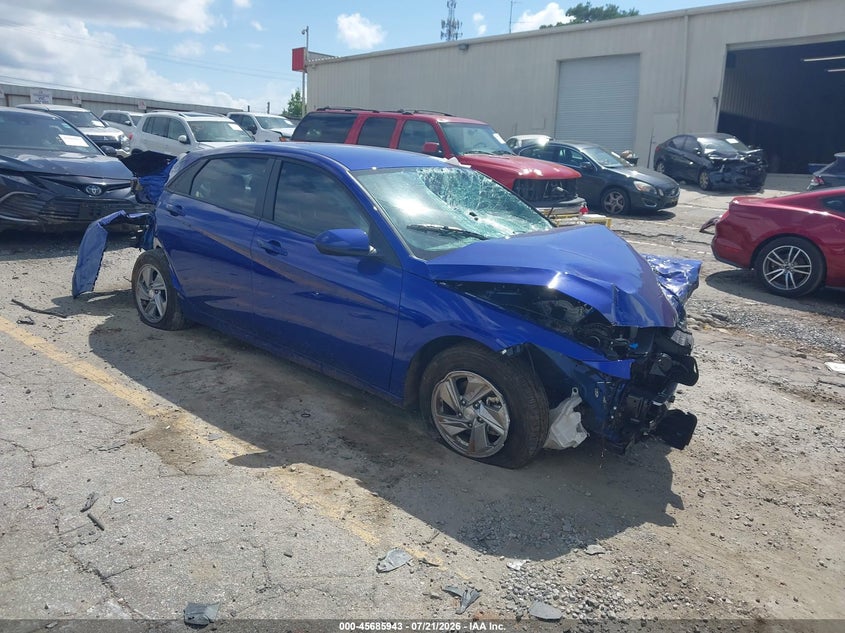 Photo of the 2026 HYUNDAI ELANTRA SE