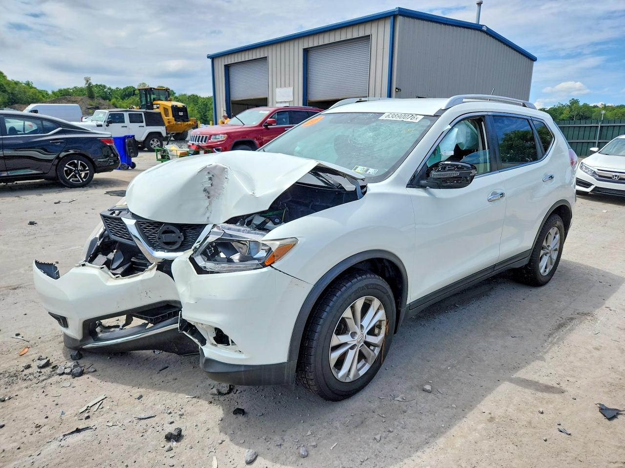 Photo of the 2016 NISSAN ROGUE SV