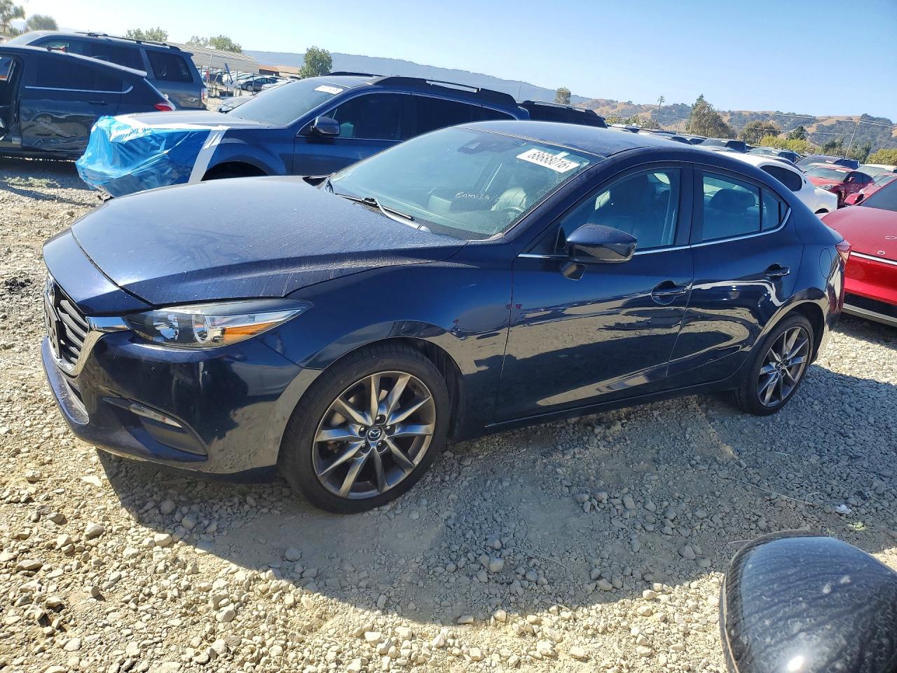 Photo of the 2018 MAZDA 3 TOURING